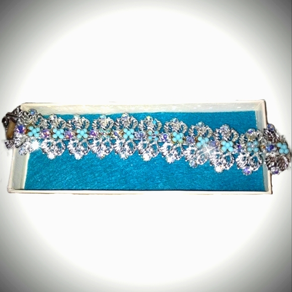 Coro Jeweled Vintage Bracelet - Picture 1 of 16